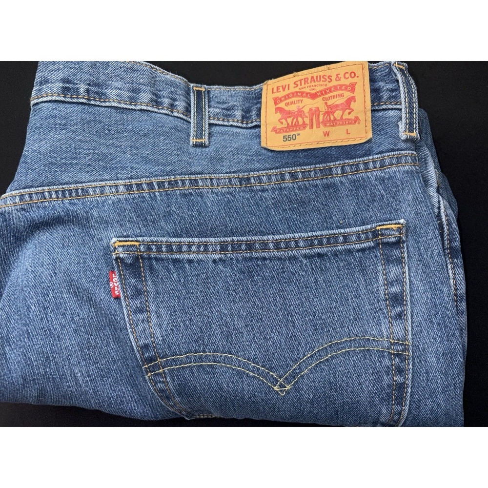 Levi's 550 Blue Denim Mens Jeans 50x23 Hemmed Waterless Red Tab